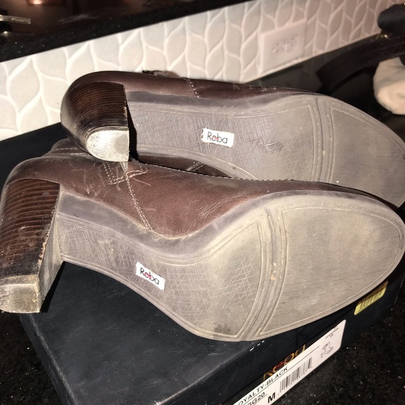 Reba booties - Picture 5 of 6